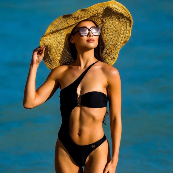 Hannah Luxe Black Monokini - Picture 4 of 5